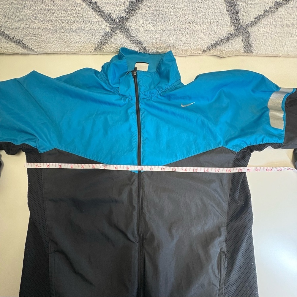Nike Women’s Small Blue Black Full Zip Lightweight Running Jacket - Picture 3 of 10